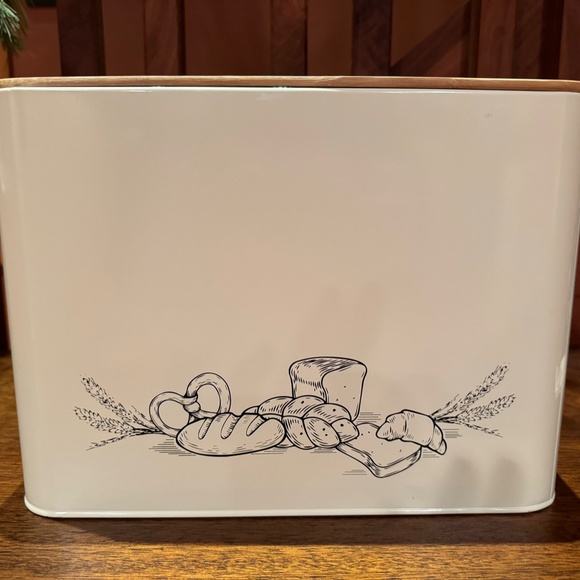 Extra Large Space Saving Vertical Bread Box with Eco Bamboo Cutting Board Lid - Picture 4 of 6